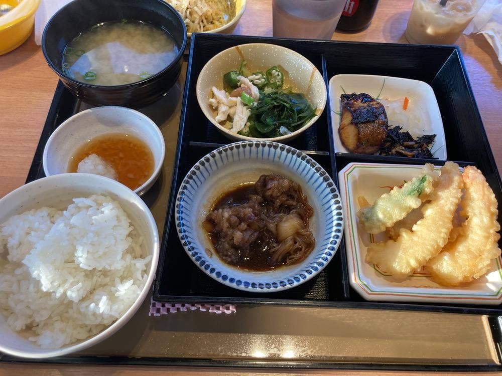 やよい軒 箱崎店