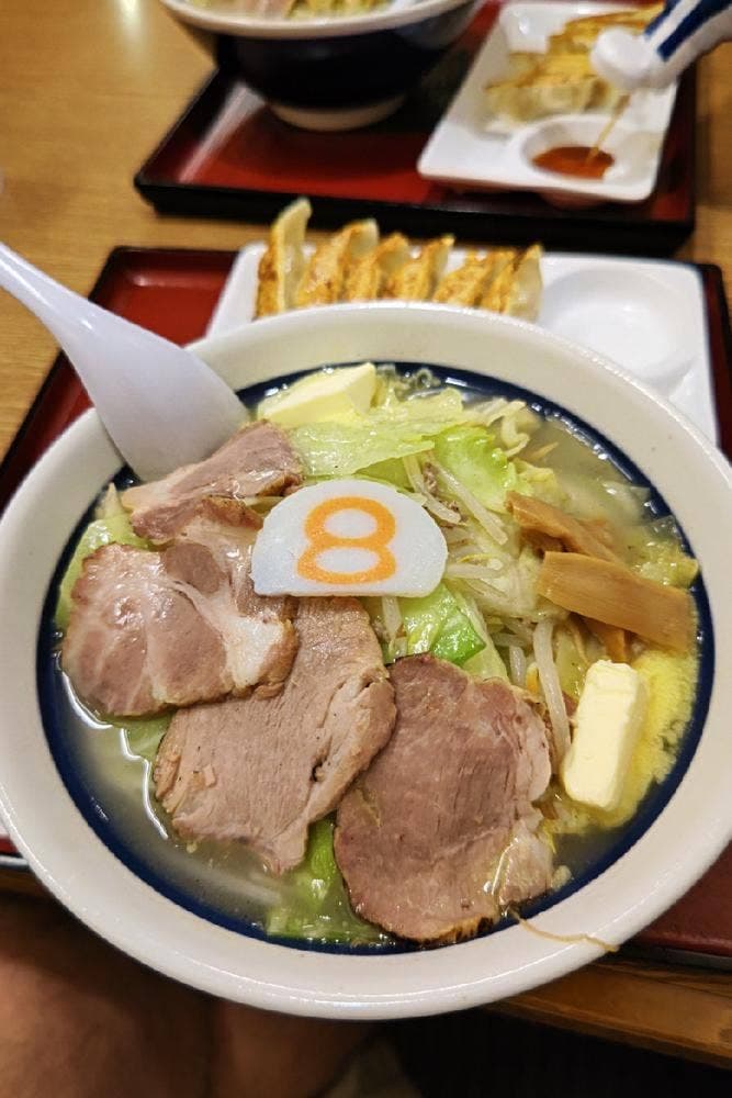 8番らーめん 米松店
