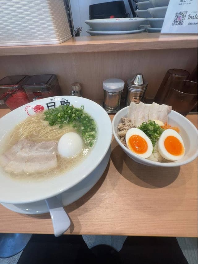 博多らーめん 日助 渡辺通本店 - サブ画像1