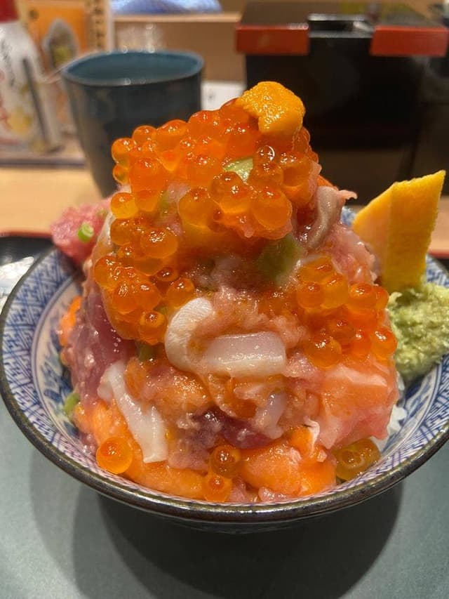 海鮮丼 大江戸 豊洲市場内店 - サブ画像1