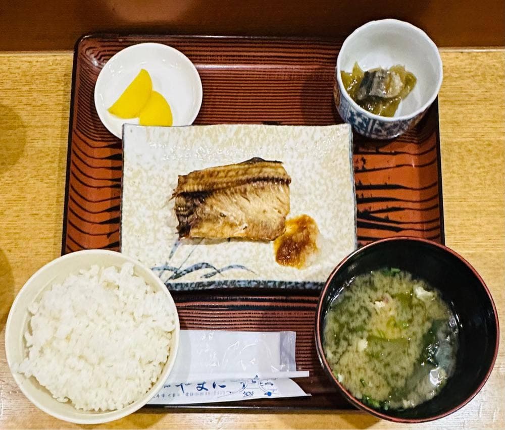 ファミリー居酒屋やまに
