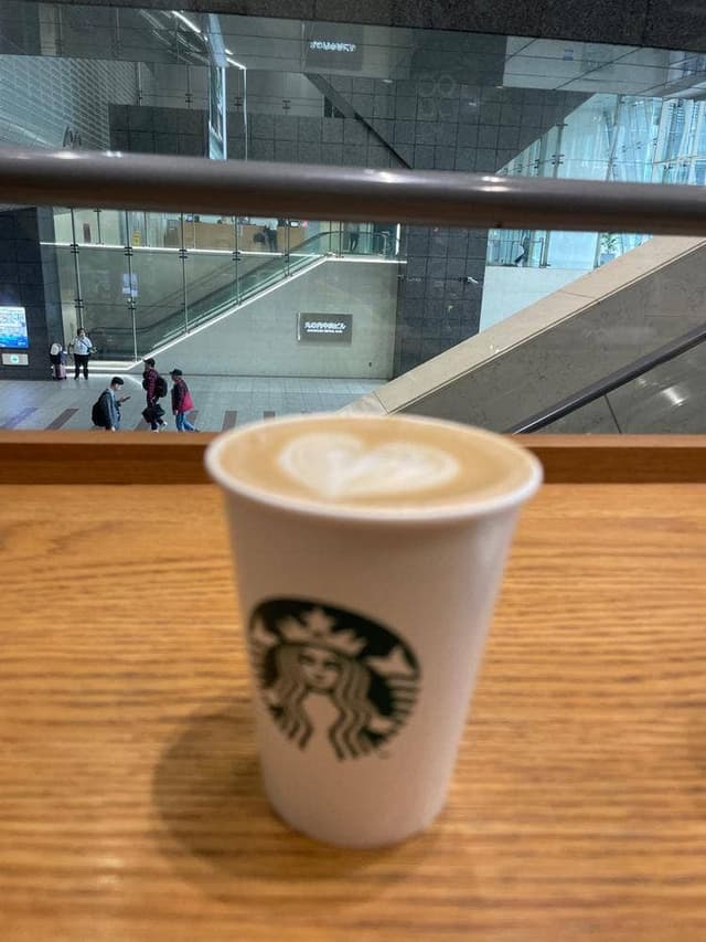 スターバックス コーヒー JR東京駅日本橋口店 - サブ画像1