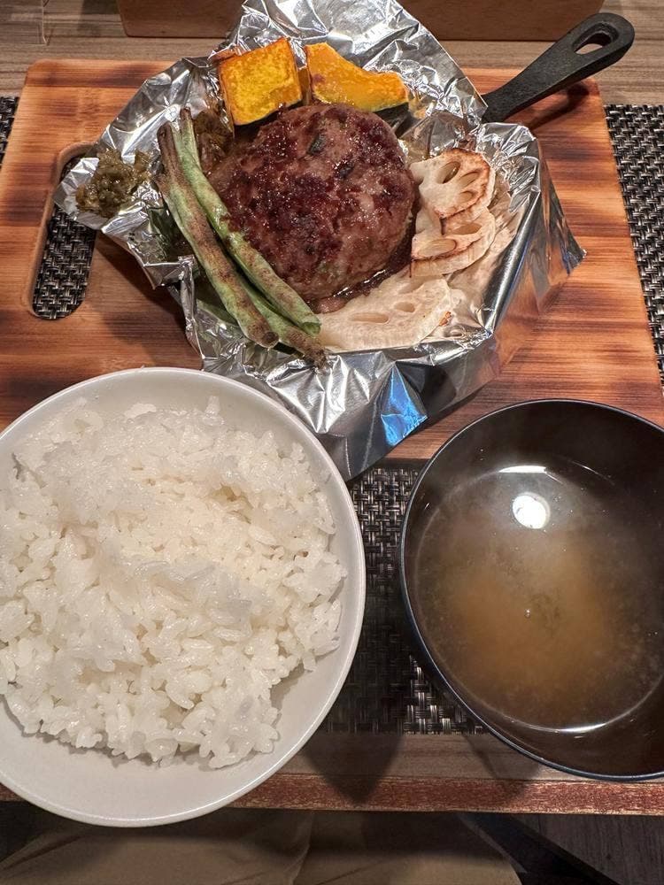 鉄焼青なんバーグ まるにし