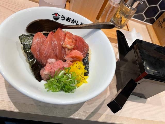 貝・刺身専門店 しらはら みなとみらい一番街 - サブ画像1