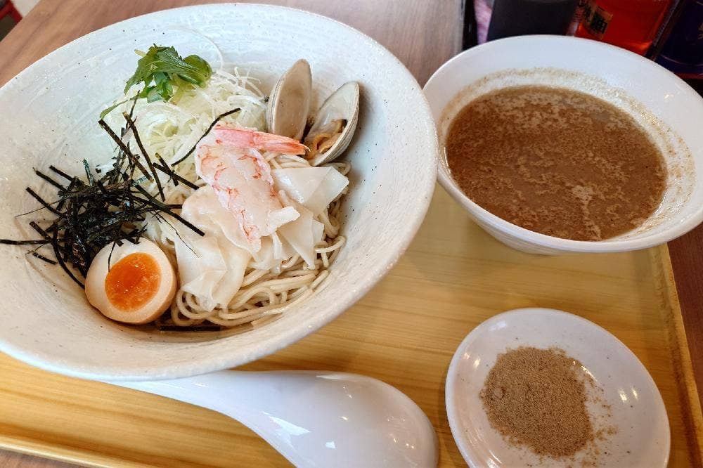 魚骨ラーメン専門店 うしおや
