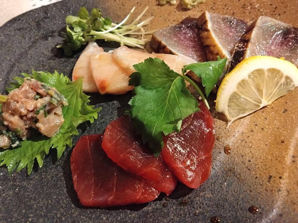 日本酒とナチュラルワイン KOUJINA