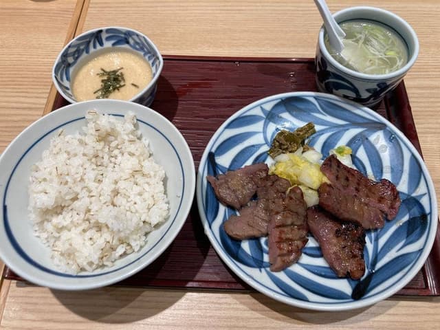 牛たんと和牛焼き 青葉 東急たまプラーザ店 - サブ画像1