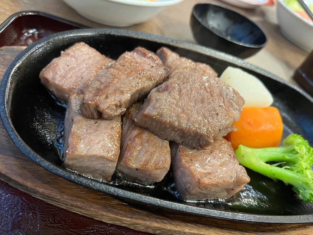 ステーキハウス寿楽本店