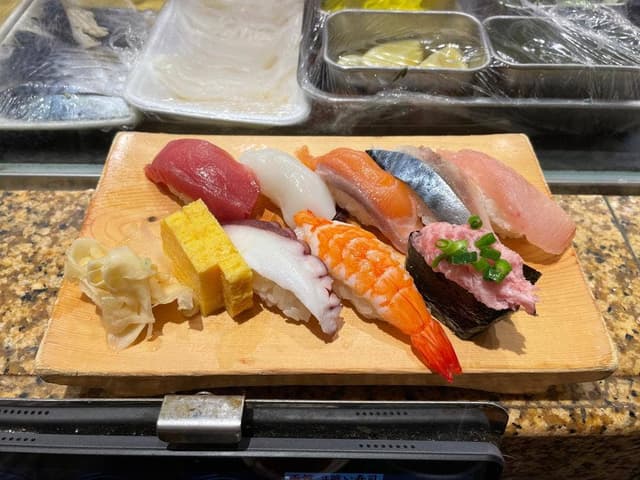 函館 立喰い寿司 函太郎 LINKS UMEDA店 - サブ画像1