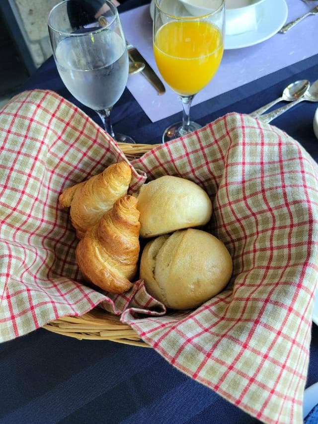 煮込み料理とワインの店 レストラン オールドエイジ - サブ画像3