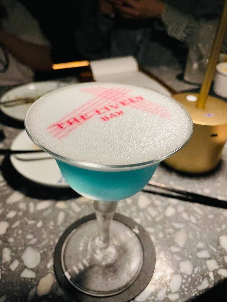 THE LIVELY BAR 東京麻布十番