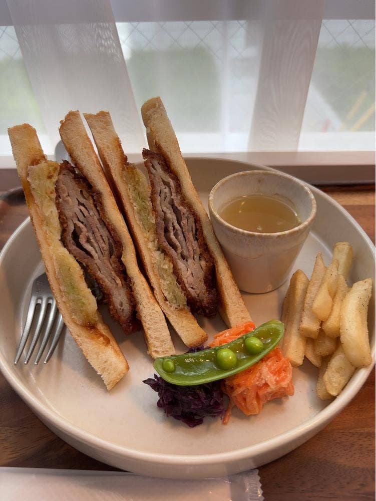 クロカツサン