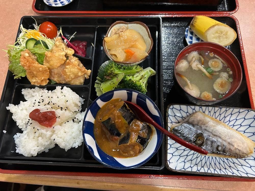 コーヒー&ランチ 琥珀