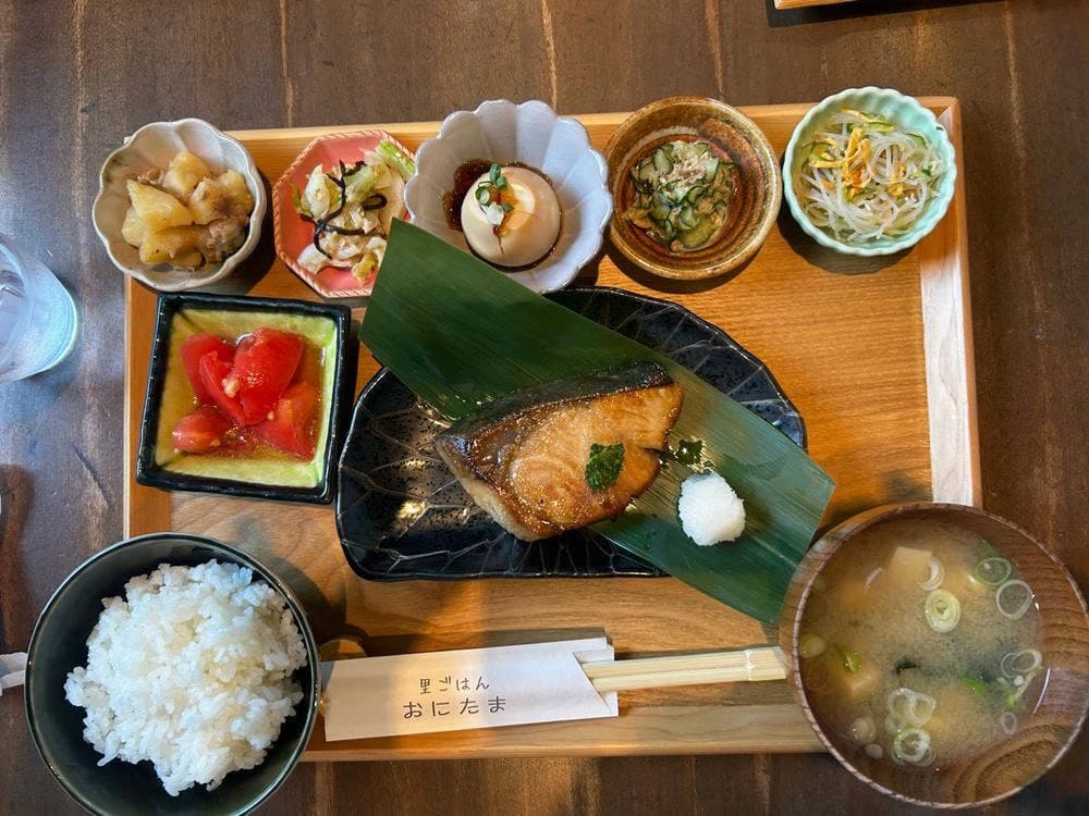 里ごはん おにたま