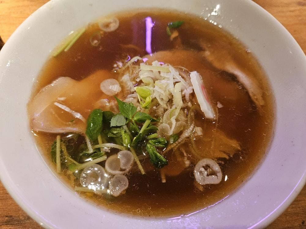 猛た波が麺を喰らふ