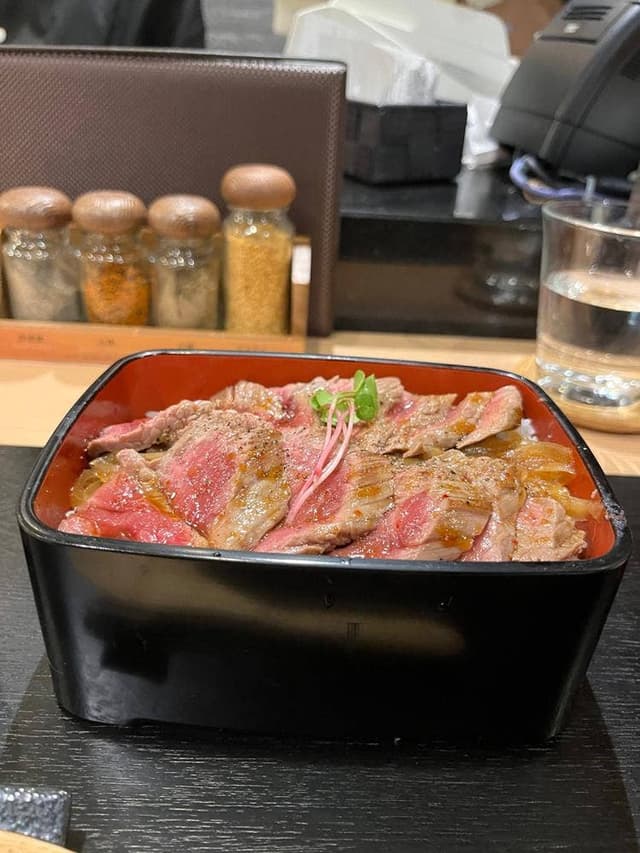 肉重 ロマン亭 阪急三番街店 - サブ画像1