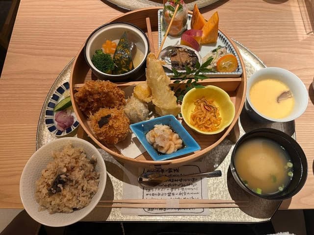 和心とんかつ あんず はなれ - サブ画像1
