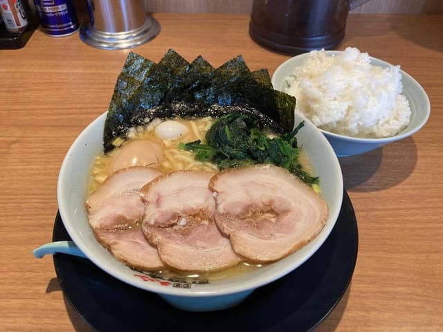 横浜家系ラーメン 町田商店 保木間店 - サブ画像1