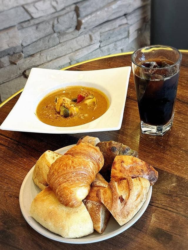 MAISON KAYSER 幕張店 - サブ画像2