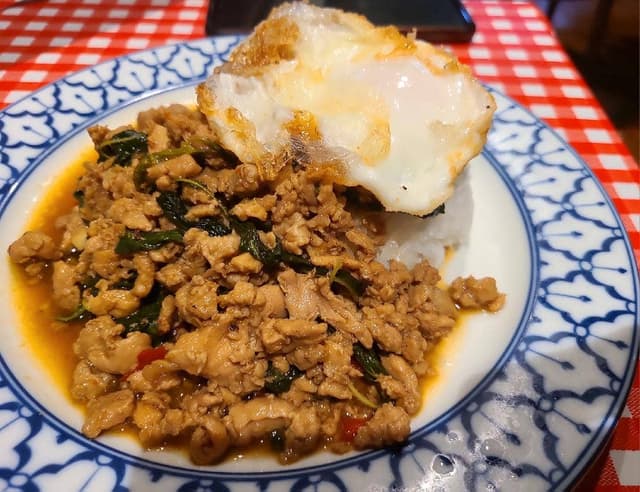 路地裏のタイ料理とお酒 バナナ食堂 - サブ画像1