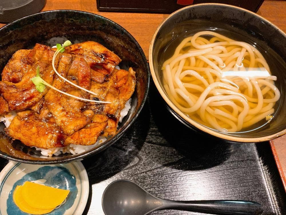 うどん・豚丼 味処あずま