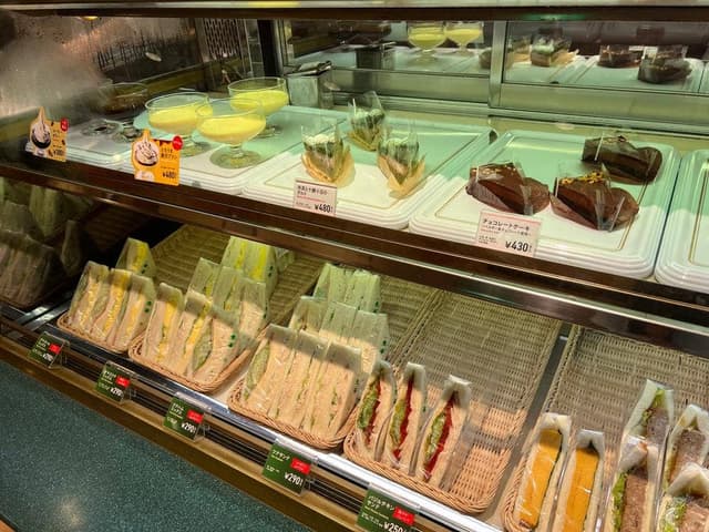 カフェ・ベローチェ 池袋東口店 - サブ画像3