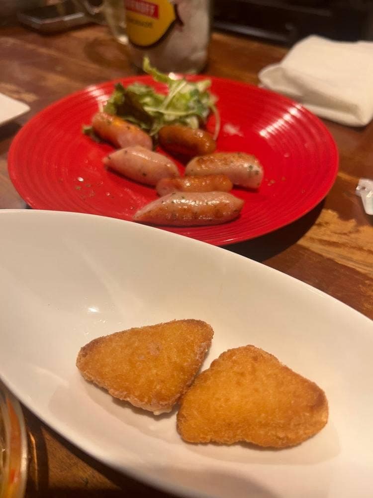 500円ピザとガブ飲みワインの店