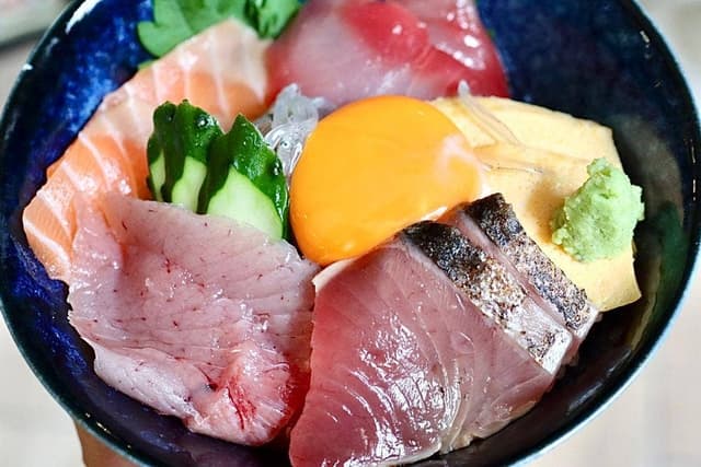 伏見のランチは海鮮丼 - サブ画像3