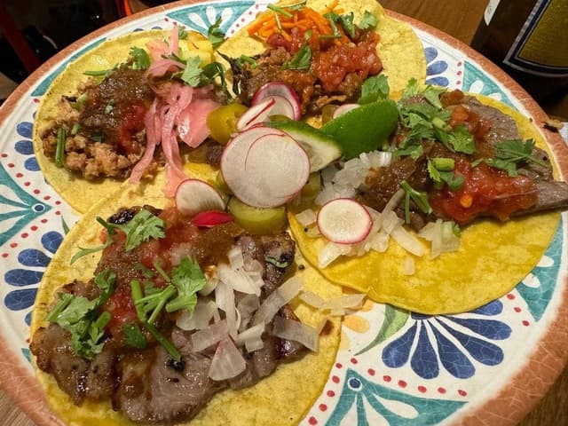 Molé TAQUERIA Y BAR - サブ画像1