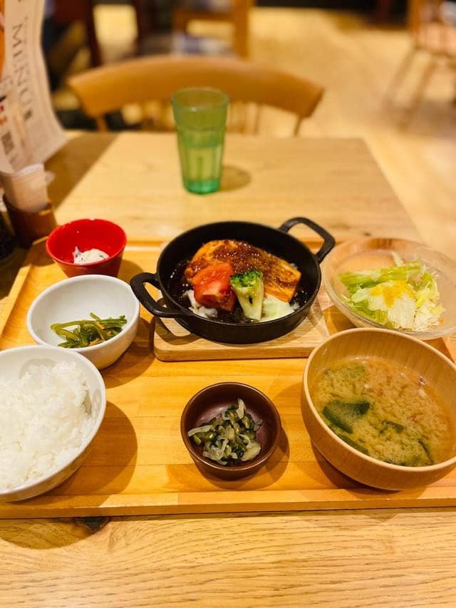 おぼんdeごはん 三宮オーパ2店 - サブ画像1