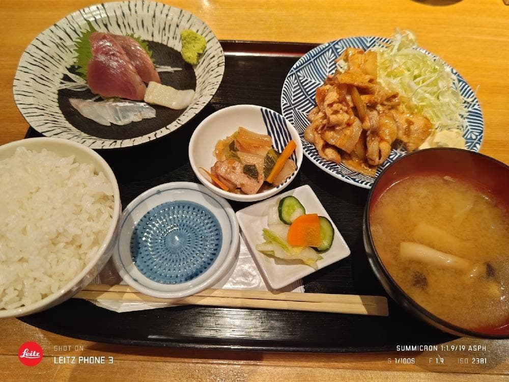 日本酒と金沢おでんと日本海料理 加賀の屋