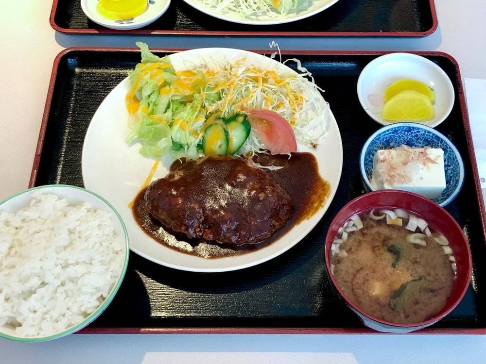 グルメとよ