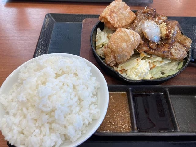 からやま 越谷4号バイパス店 - サブ画像1