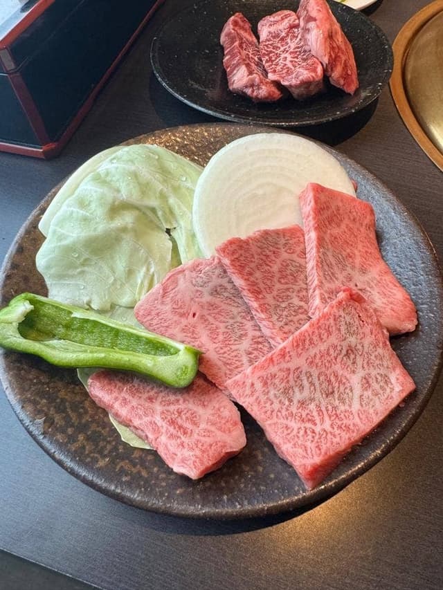 肉工房 初栄 - サブ画像1