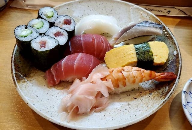 扇寿司 中央口店 - サブ画像2