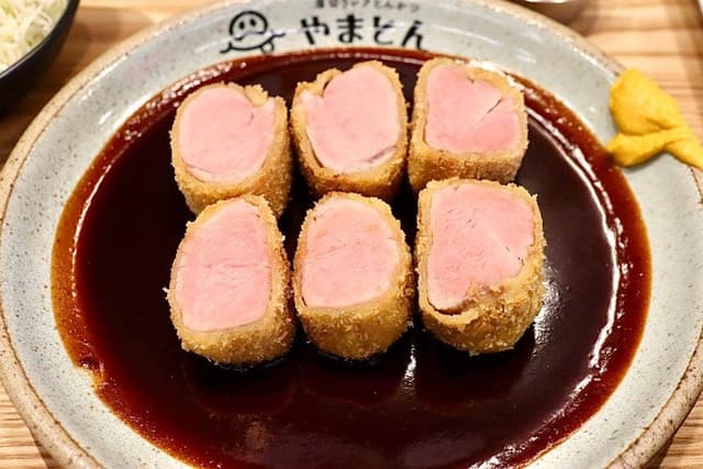 厚切りレア味噌カツ やまとん 名古屋駅前店 - サブ画像3