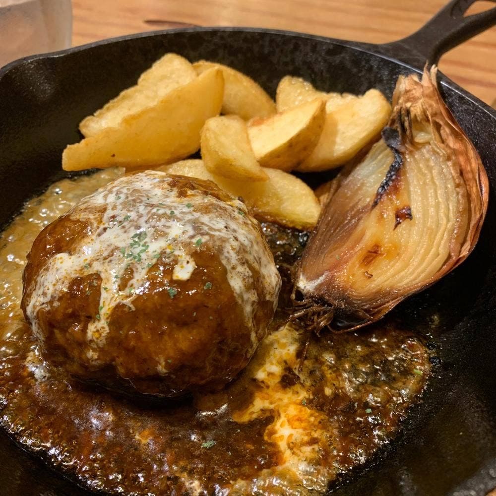 肉バルとキャンプ CARAVAN