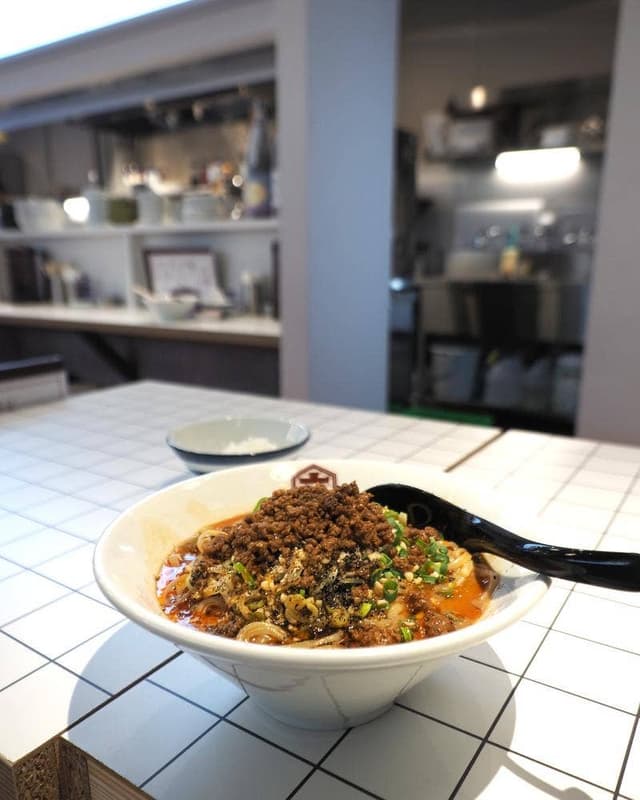 汁なし担々麺と町中華 六根 - サブ画像3
