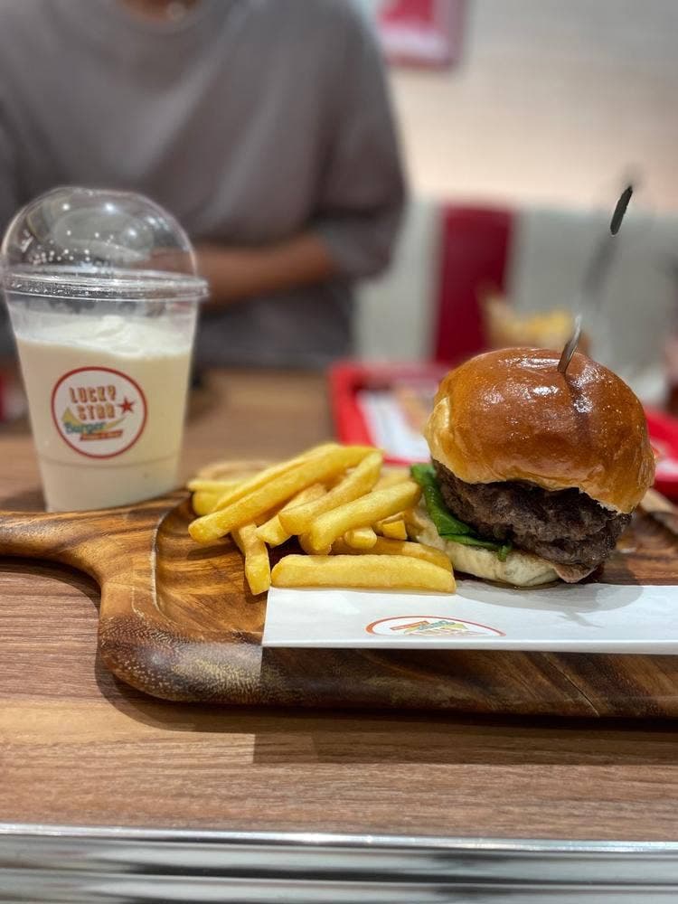 ポテトアンドミートラッキースターバーガー