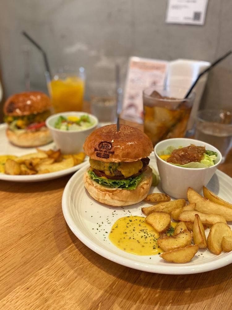 The Burger Stand N's