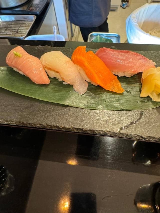 STANDING SUSHI BAR 縁戸 女満別空港店 - サブ画像1
