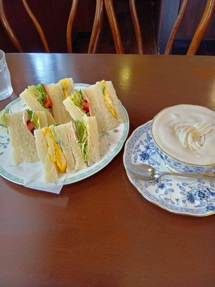 カフェ モーツァルト