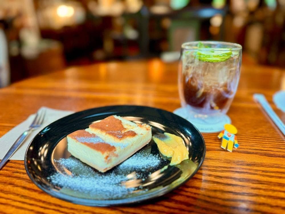 Cafe & Bakery TOMARIGI