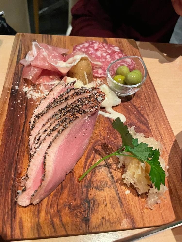 クラフトビール×チーズ＆肉バルRotie