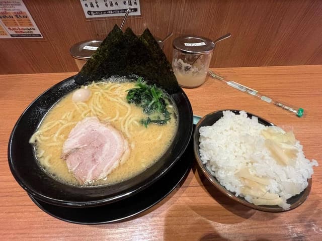 横浜家系ラーメン 誉家 - サブ画像2