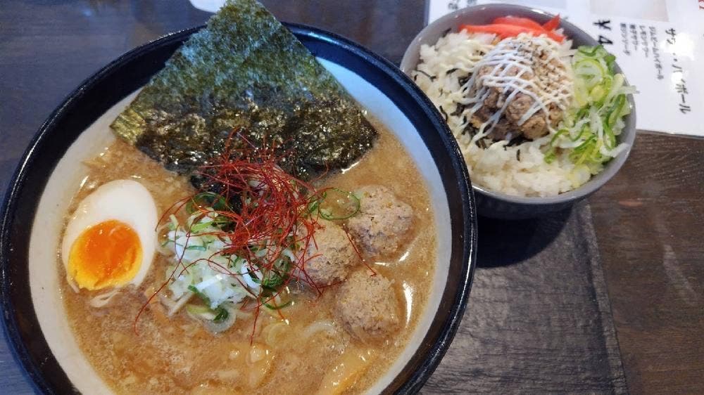 知床鶏麺 CHIKEN CREST