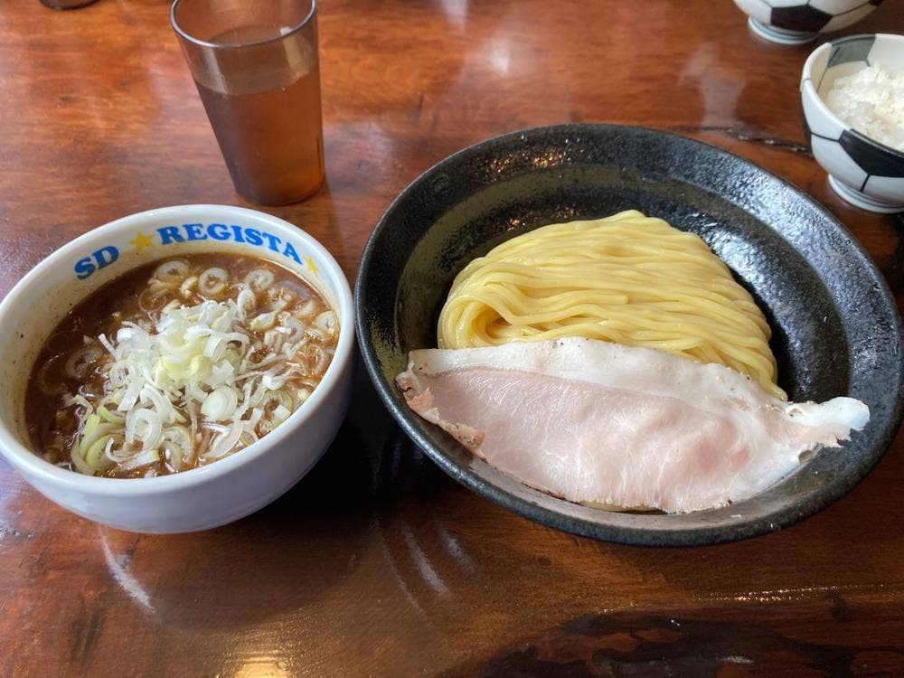 SPORTS DINING REGISTA