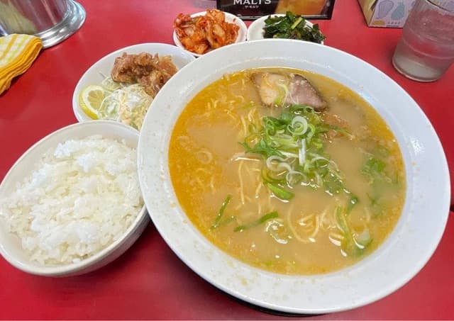 赤玉ラーメン 枚方店 - サブ画像1