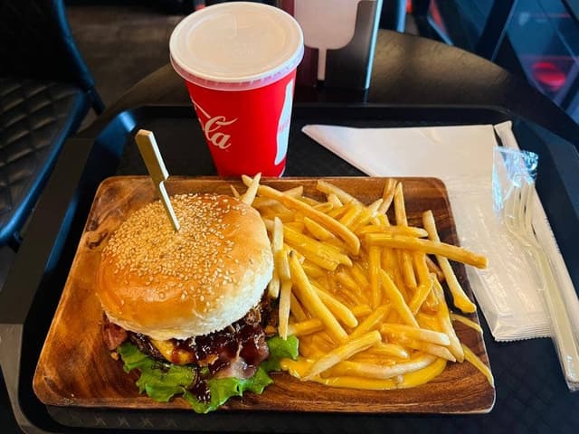 BURGER'YA 新宿店 - サブ画像2