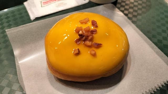 クリスピー・クリーム・ドーナツ Mercedes me Tokyo HANEDA店 - サブ画像1